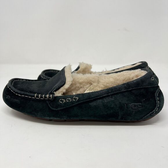 UGG Australia Women Size 8  Black Fur Lined Slipper Moccasin Slip On - Picture 4 of 11